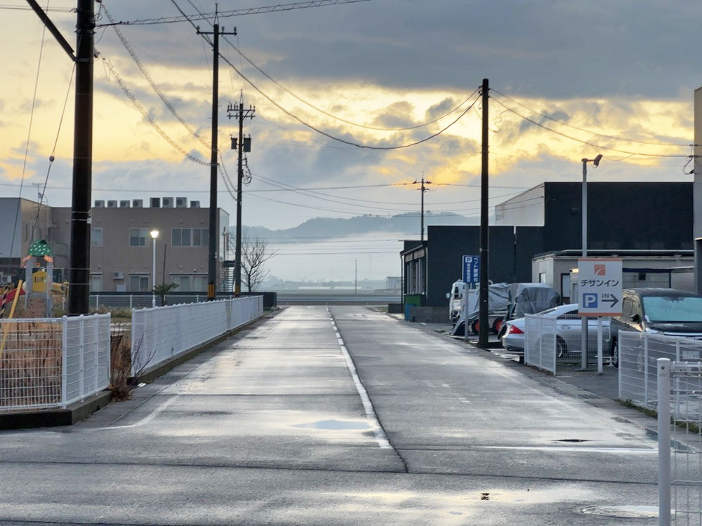 山の方に霧ができていて幻想的でした