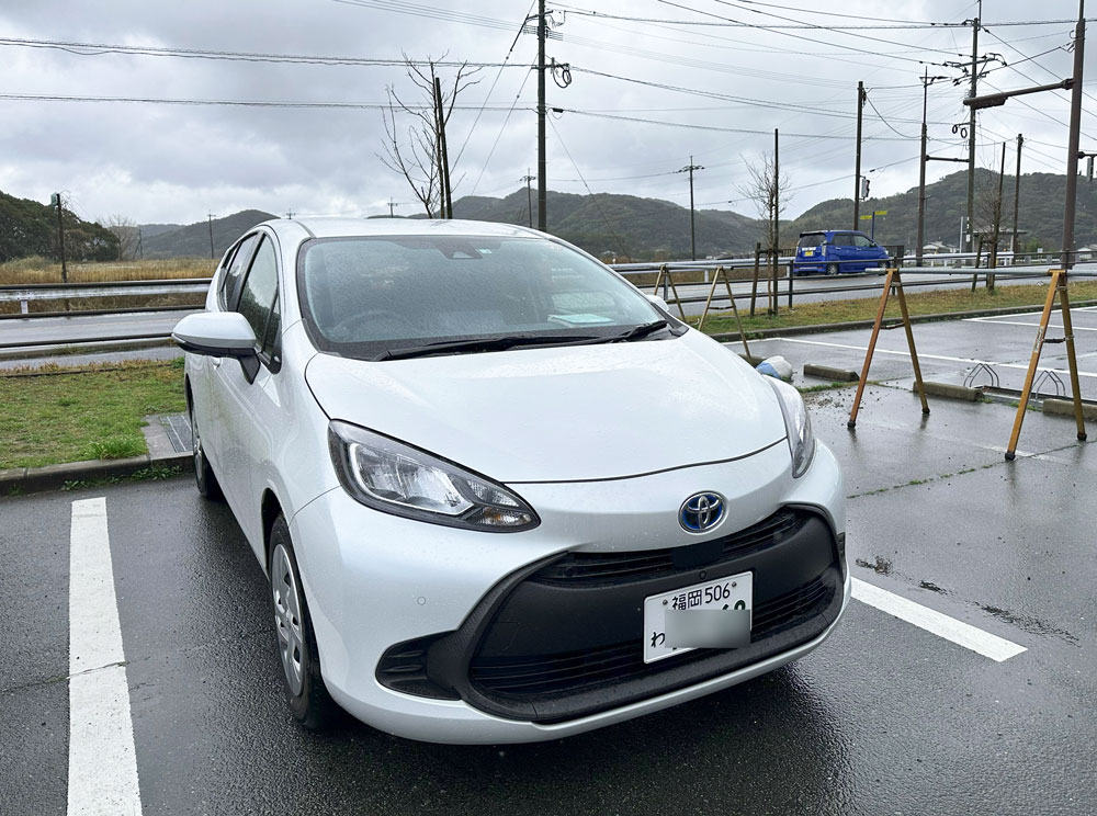 レンタカーはアクア。走行音がとても静かでした