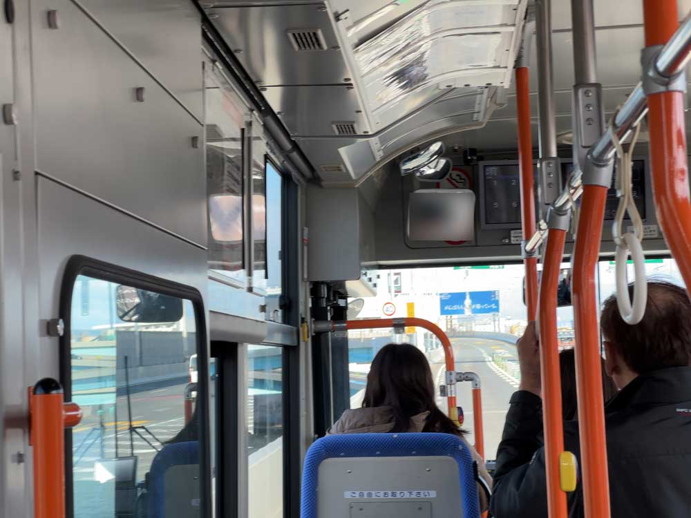 路線バスで高速道路を走ったのは初めてでした